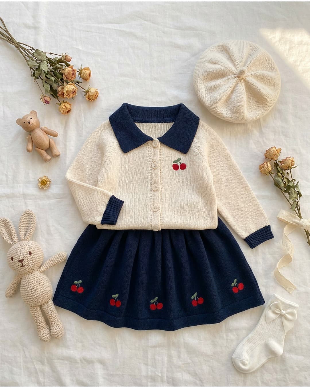 🍒チェリー刺繍襟付きニットカーディガンスカートセット

だんだんと涼しくなる季節にぴったりな、上品
